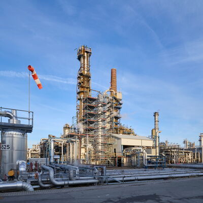 Catalytic cracking plant